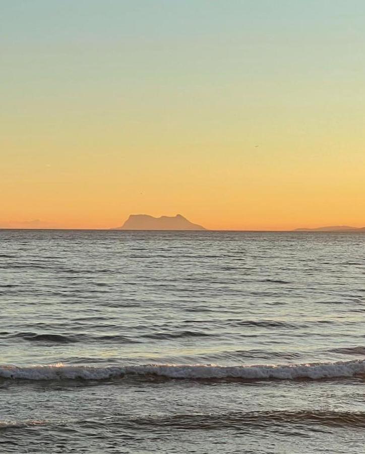 On The Beach - Penthouse On The Mediterranean Estepona Esterno foto