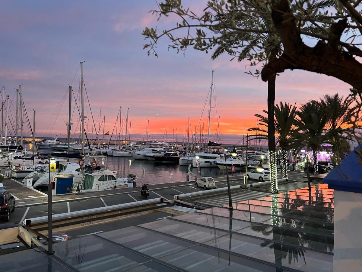 On The Beach - Penthouse On The Mediterranean Estepona Esterno foto