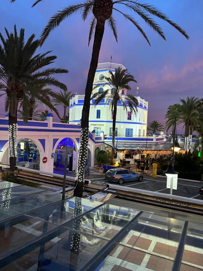 On The Beach - Penthouse On The Mediterranean Estepona Esterno foto